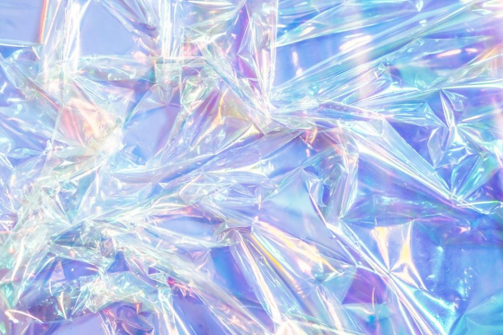 Superficie iridescente che richiama l’effetto di un marchio olografico UE